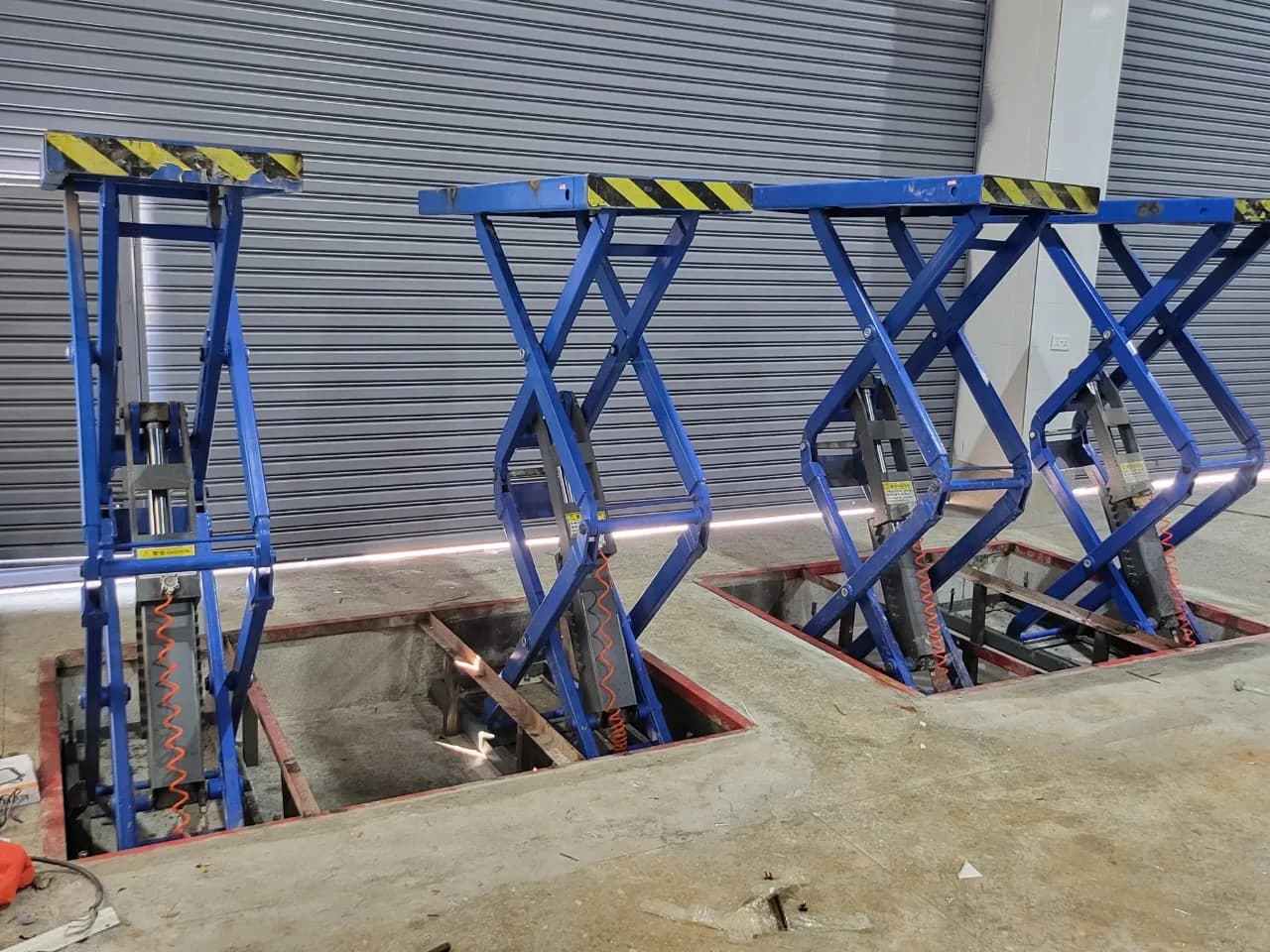 Big Scissor Lift (Under-Ground)