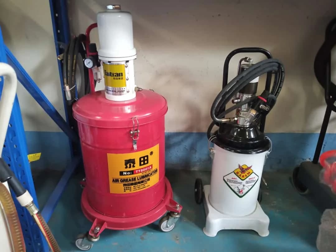 Manual Greasing Machine